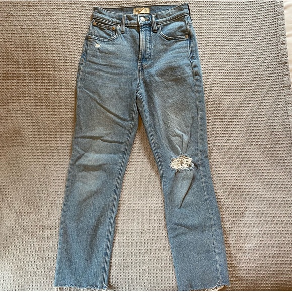 The Perfect Vintage Jean in Coney Wash: Destroyed Edition - Picture 8 of 12